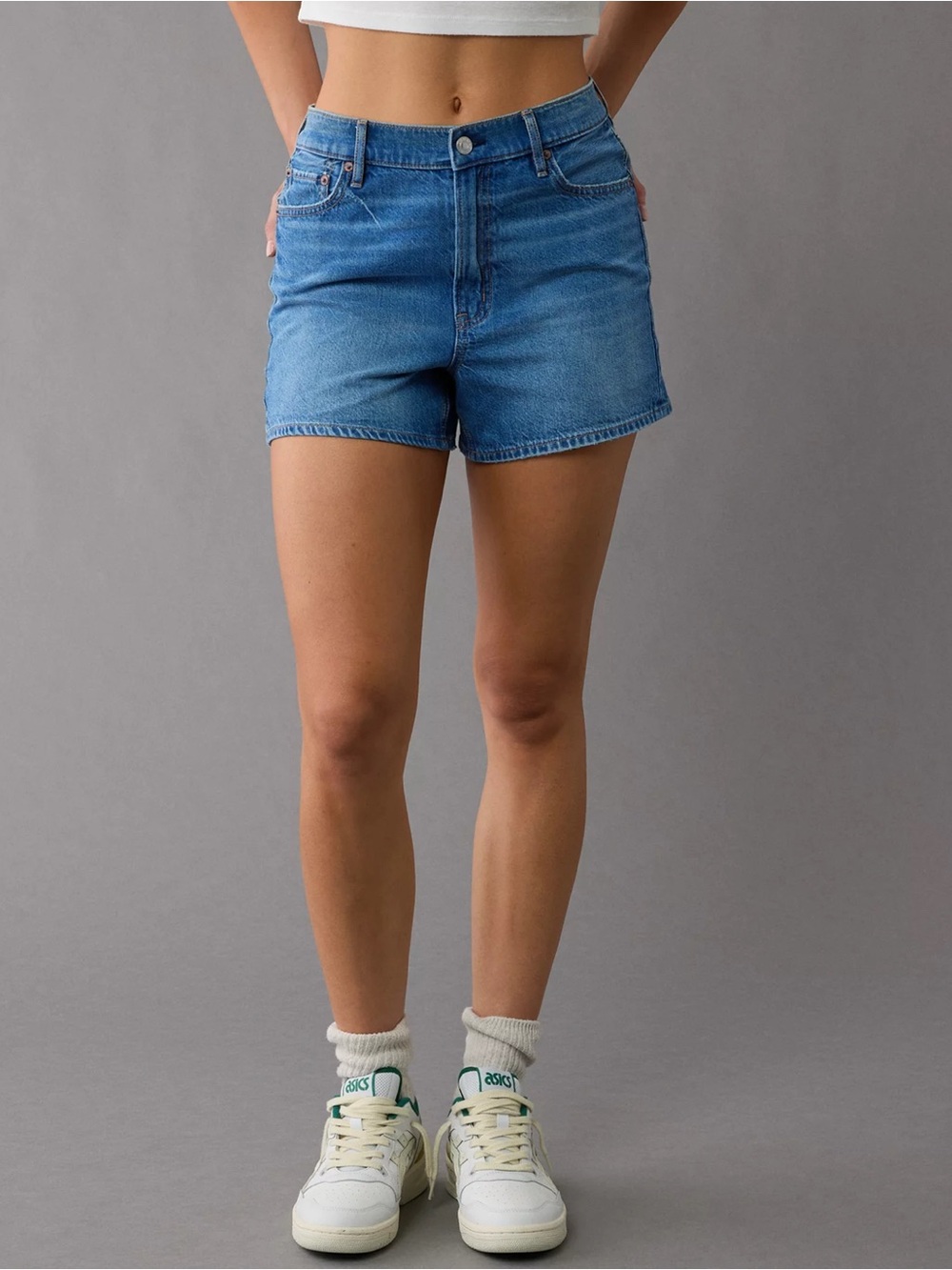 American Eagle Strigid Super High Waisted Denim Shorts Medium Tinted Indigo 4
